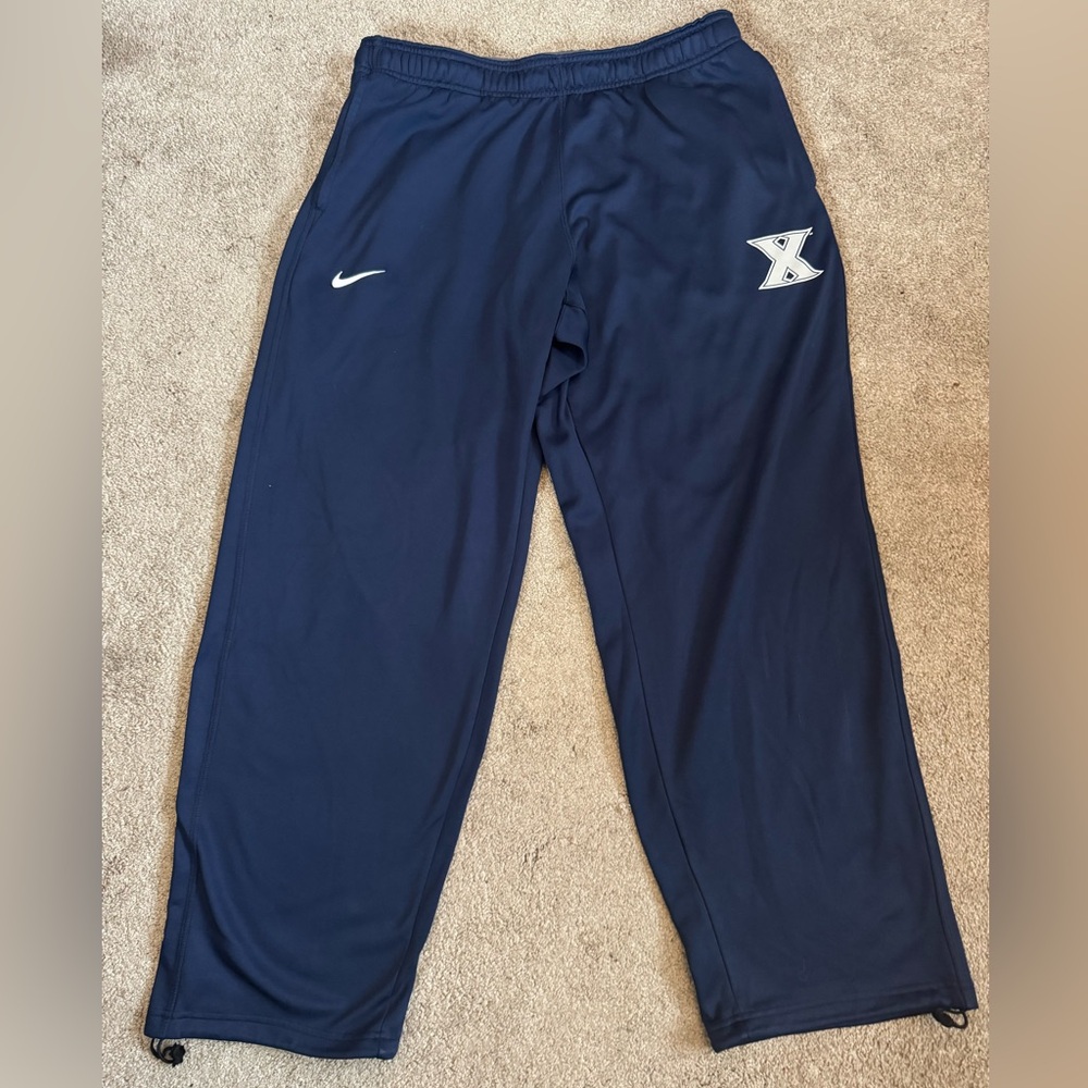 #349 XAVIER MUSKETEERS NIKE (WIDELEG) TEAM TYPE ISSUED SWEATPANTS.